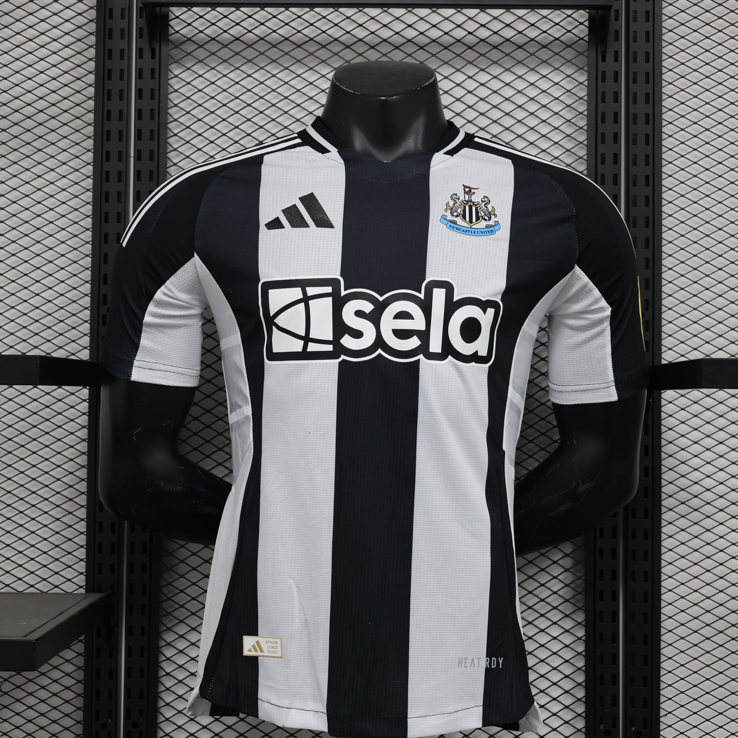 24/25 Newcastle Home Player Version